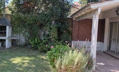 Casa en venta - 3 Dormitorios 2 Baños - 300Mts2 - Necochea