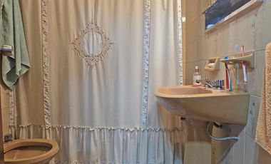 VENTA CASA 6 AMBIENTES EN VILLA ADELINA