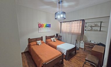 VENTA CASA 6 AMBIENTES EN VILLA ADELINA