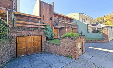 VENTA CASA 6 AMBIENTES EN VILLA ADELINA