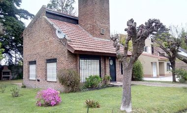 Casa en venta - 2 Dormitorios 2 Baños - Cochera - 200Mts2 - Abasto, La Plata