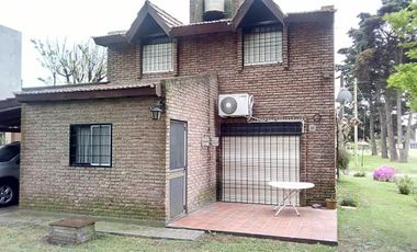 Casa en venta - 2 Dormitorios 2 Baños - Cochera - 200Mts2 - Abasto, La Plata