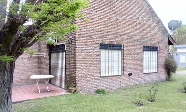 Casa en venta - 2 Dormitorios 2 Baños - Cochera - 200Mts2 - Abasto, La Plata