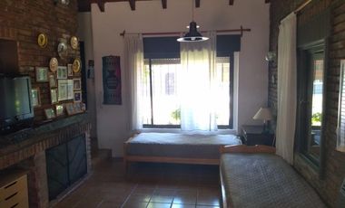 Casa en venta - 2 Dormitorios 2 Baños - Cochera - 200Mts2 - Abasto, La Plata