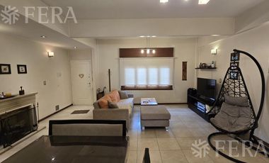 Venta casa 4 ambientes con cochera y parque en Barracas