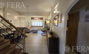 Venta casa 4 ambientes con cochera y parque en Barracas