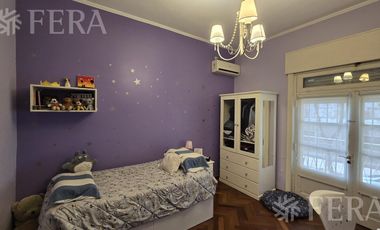 Venta casa 4 ambientes con cochera y parque en Barracas