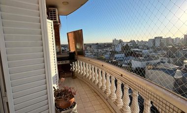 Departamento en venta - 3 Dormitorios 2 Baños - 117mts2 - Berazategui