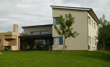 Casa en venta en Barrio Privado Chacras de la Reserva