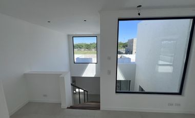 Venta Casa 4 dormitorios en  Santa Ana