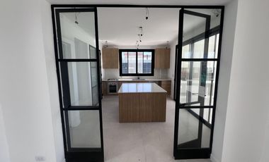 Venta Casa 4 dormitorios en  Santa Ana