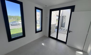 Venta Casa 4 dormitorios en  Santa Ana