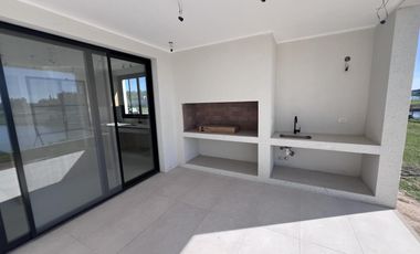 Venta Casa 4 dormitorios en  Santa Ana