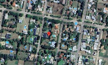 Casa en venta - 2 Dormitorios 1 Baño - Cochera - 120Mts2 - Carmen de Areco