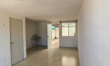 Casa Seminueva en Valle de Lirios, Zumpango