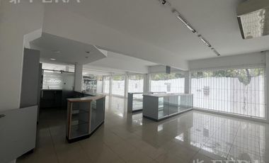 Venta local de 3 pisos en Wilde