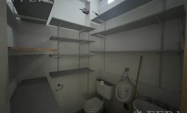 Venta local de 3 pisos en Wilde