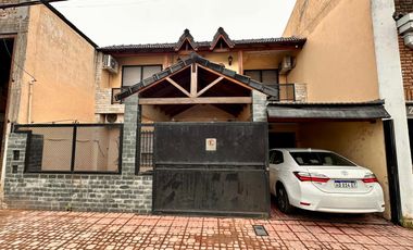 Casa a metros de Bv 27 Febrero y Av Rouillón. Zona Industrial y Comercial. Ideal Galpon