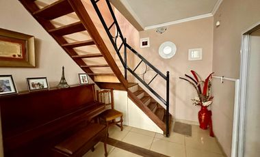 Casa a metros de Bv 27 Febrero y Av Rouillón. Zona Industrial y Comercial. Ideal Galpon