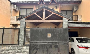 Casa a metros de Bv 27 Febrero y Av Rouillón. Zona Industrial y Comercial. Ideal Galpon