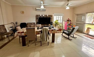 Casa a metros de Bv 27 Febrero y Av Rouillón. Zona Industrial y Comercial. Ideal Galpon