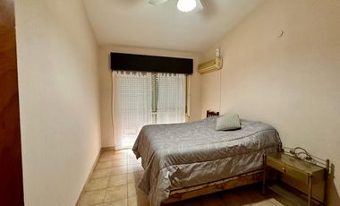 Casa a metros de Bv 27 Febrero y Av Rouillón. Zona Industrial y Comercial. Ideal Galpon