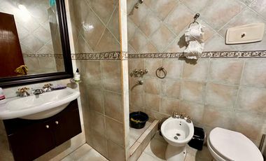 Casa a metros de Bv 27 Febrero y Av Rouillón. Zona Industrial y Comercial. Ideal Galpon