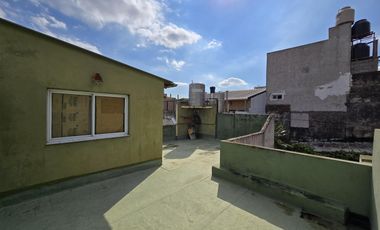 CASA DIVIDIDA EN 2 UNIDADES COMPLETAMENTE INDEPENDIENTE