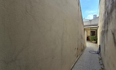 CASA DIVIDIDA EN 2 UNIDADES COMPLETAMENTE INDEPENDIENTE