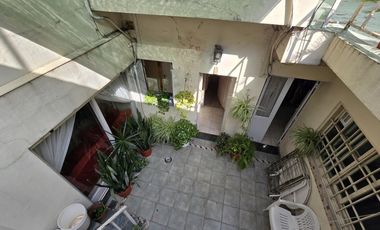 CASA DIVIDIDA EN 2 UNIDADES COMPLETAMENTE INDEPENDIENTE