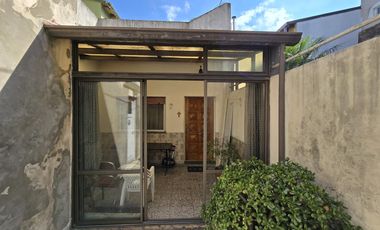 CASA DIVIDIDA EN 2 UNIDADES COMPLETAMENTE INDEPENDIENTE