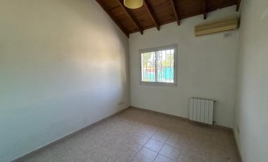 Villa Adelina, muy buen duplex 3 dormitorios, a 2 cuadras del Golf, proximo Panamericana, alquiler