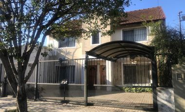 Villa Adelina, muy buen duplex 3 dormitorios, a 2 cuadras del Golf, proximo Panamericana, alquiler