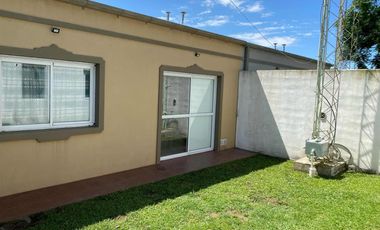 Casa en venta - 3 Dormitorios 2 Baños - 238Mts2 - Roque Perez