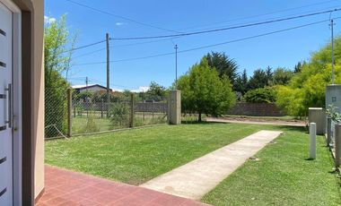 Casa en venta - 3 Dormitorios 2 Baños - 238Mts2 - Roque Perez