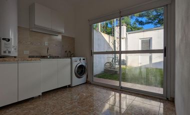 Casa en venta - 3 Dormitorios 2 Baños - 238Mts2 - Roque Perez