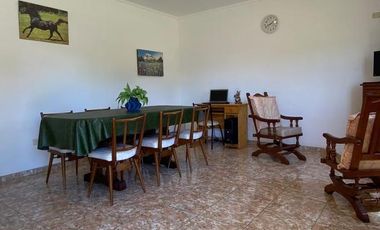 Casa en venta - 3 Dormitorios 2 Baños - 238Mts2 - Roque Perez