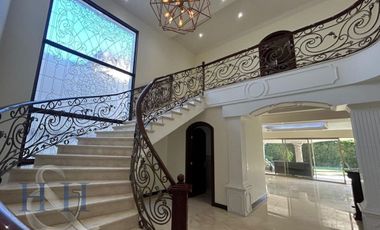 Casa en Renta con amplios espacios en Puerta de Hierro