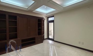 Casa en Renta con amplios espacios en Puerta de Hierro