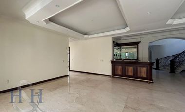 Casa en Renta con amplios espacios en Puerta de Hierro