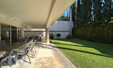 Casa en Renta con amplios espacios en Puerta de Hierro