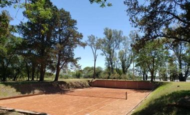 Casa en venta - 2 Dormitorios 2 Baños - Cochera - 10.000Mts2 - Ramallo