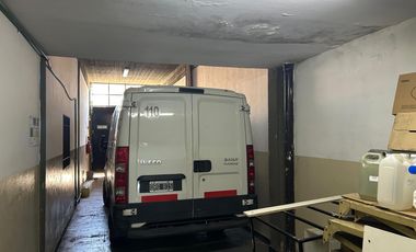 Depósito con oficina en zona industrial con habilitación laboratorio cosmética