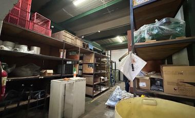 Depósito con oficina en zona industrial con habilitación laboratorio cosmética