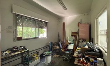 Depósito con oficina en zona industrial con habilitación laboratorio cosmética