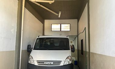 Depósito con oficina en zona industrial con habilitación laboratorio cosmética