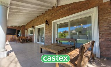 Casa en venta en  La Lomada De Pilar