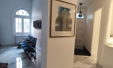 ALQUILER  CASA BELGRANO RECICLADA respetando lo clasico MALASIA Y GOROSTIAGA COCHERA