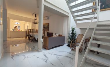 ALQUILER  CASA BELGRANO RECICLADA respetando lo clasico MALASIA Y GOROSTIAGA COCHERA