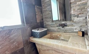 CASA ESPECTACULAR EN BOSQUE ESMERALDA